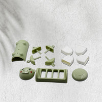 Close-up of the versatile ice mold set, highlighting the cute pig shapes perfect for homemade ice candy.