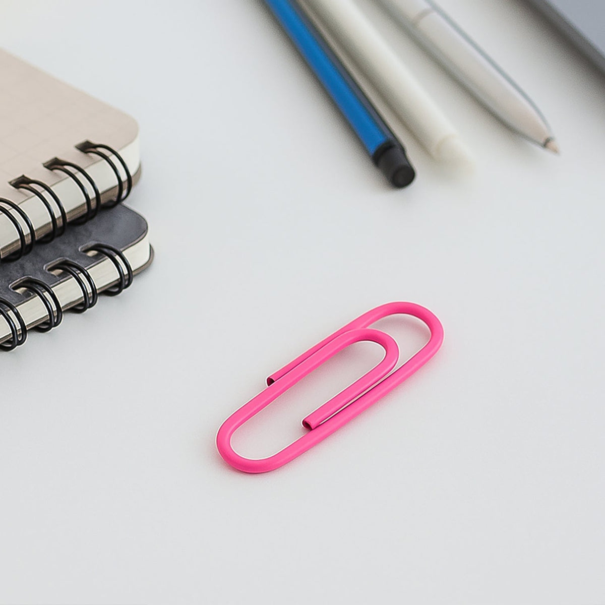 Durable vinyl-coated steel clips in a mix of bright colours, ideal for office and school use.