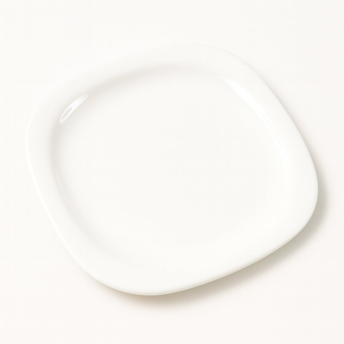 White durable dinner plate 32 cm designed for both home and commercial use