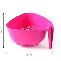 Supermom colander draining fresh fruit after washing