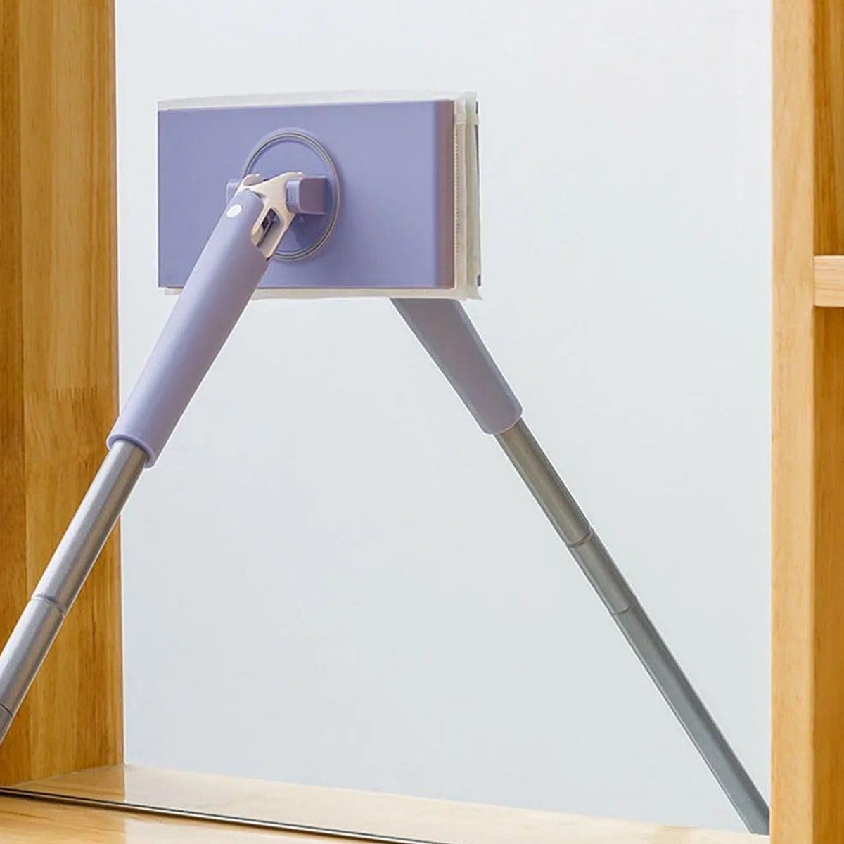 A clean home floor after using the efficient automatic cloth changing mini mop.
