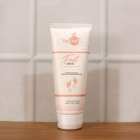 Neutral product image of foot cream
