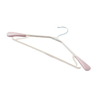 Lightweight and strong PP hanger, ideal for daily use in your wardrobe.