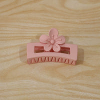 Hair claw clip daily use