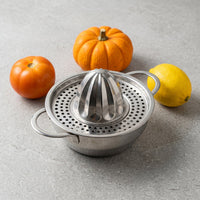 Citrus juicer white bg