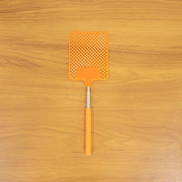 Extendable insect swatter for high spots and corners