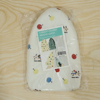 Reusable steaming mitt with hand protection for laundry