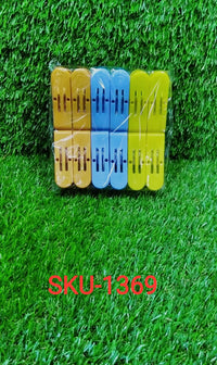 Everyday use multicolour plastic laundry clips, perfect for Indian households.