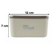 Visual guide demonstrating the practical size and capacity of the insulated lunch box set.