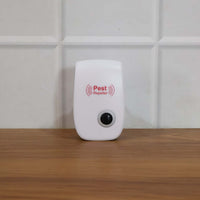 Anti-mosquito ultrasonic plug device for home pest control